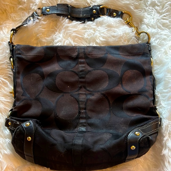 Coach vintage black well used shoulder bag - Picture 2 of 9